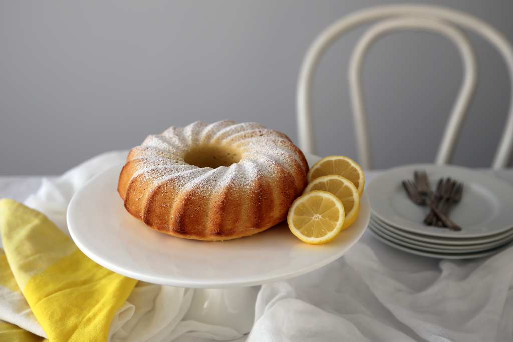 Lemon-scented ricotta cake